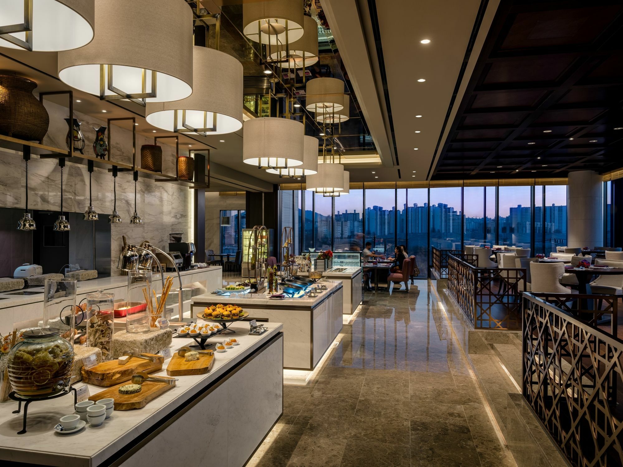 Grand Mercure Ambassador And Residences Yongsan