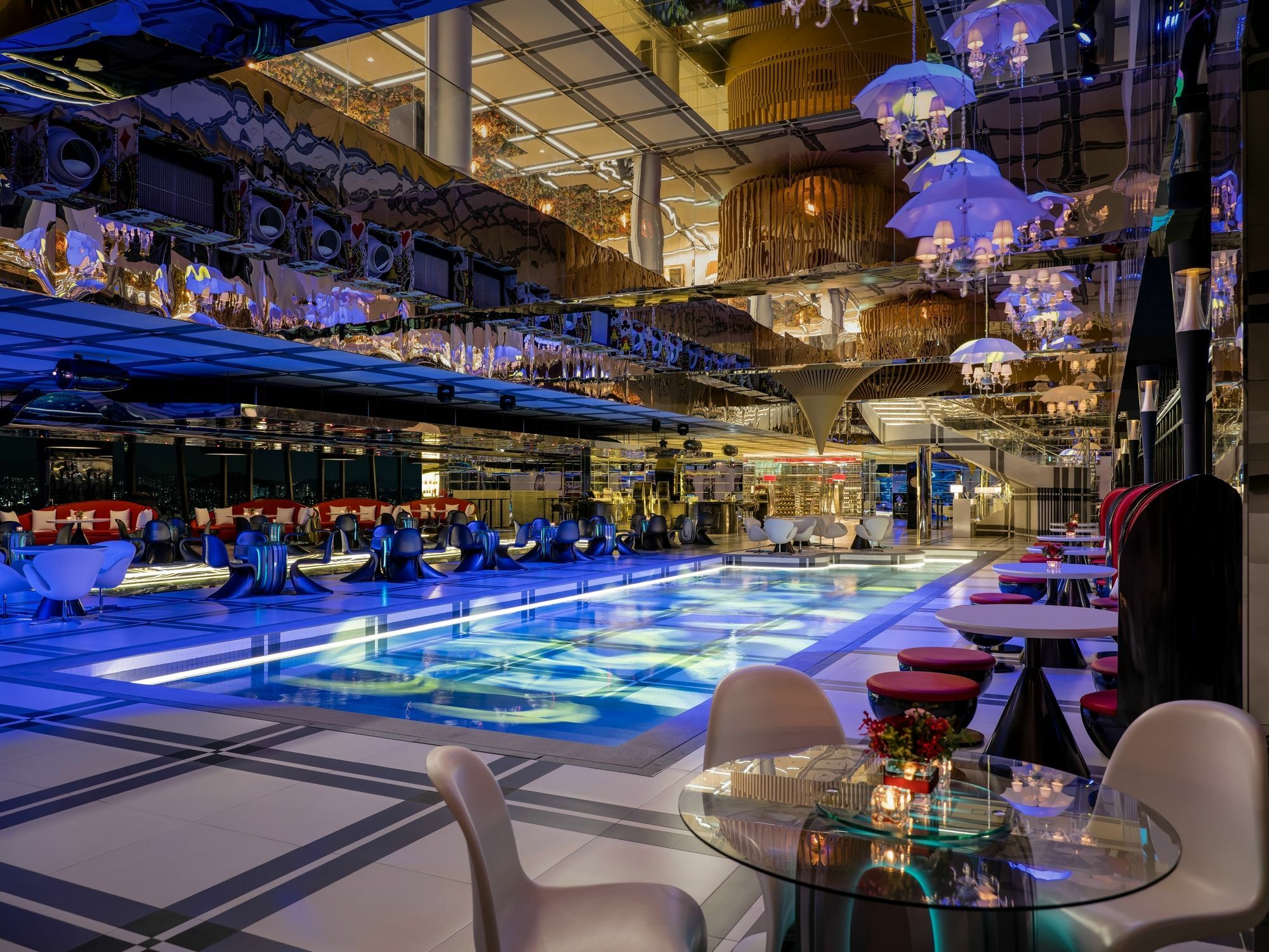 โรงแรม Grand Mercure Ambassador And Residences Yongsan 5*